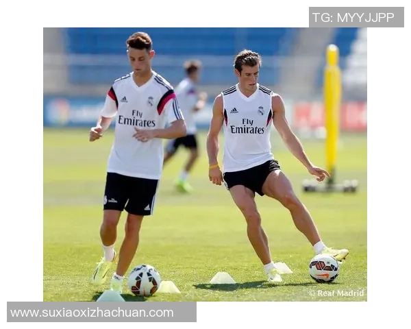 足球明星佩戴头箍的高清图片展示与解析